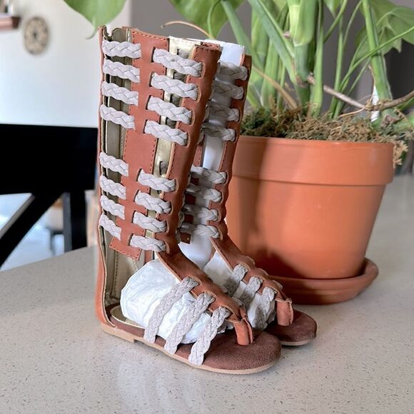 JoyFolie Baby Gladiator Sandals Boho NWOT Flats Brown 4 Booties Baby Shoes - Picture 1 of 13